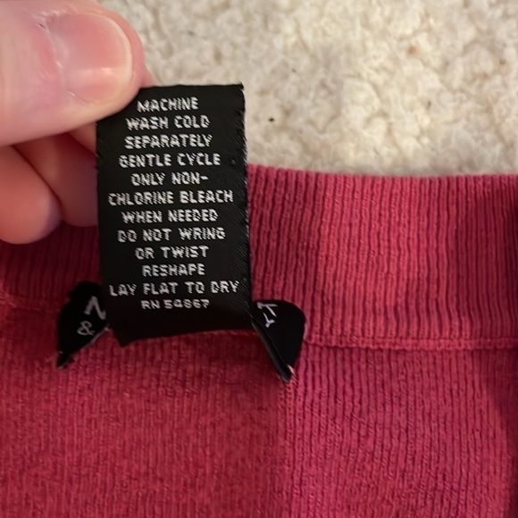 New York & Company Dark Pink Sweater Large - Picture 8 of 8